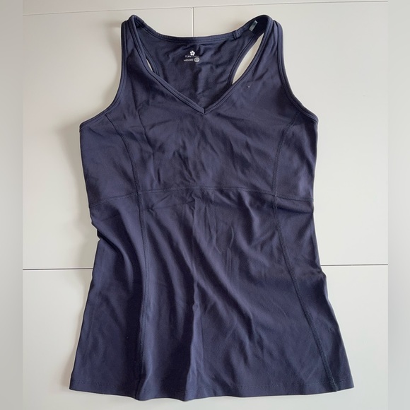 4 Pairs of leggings 1 athletic shirt with built in bra - Picture 13 of 15